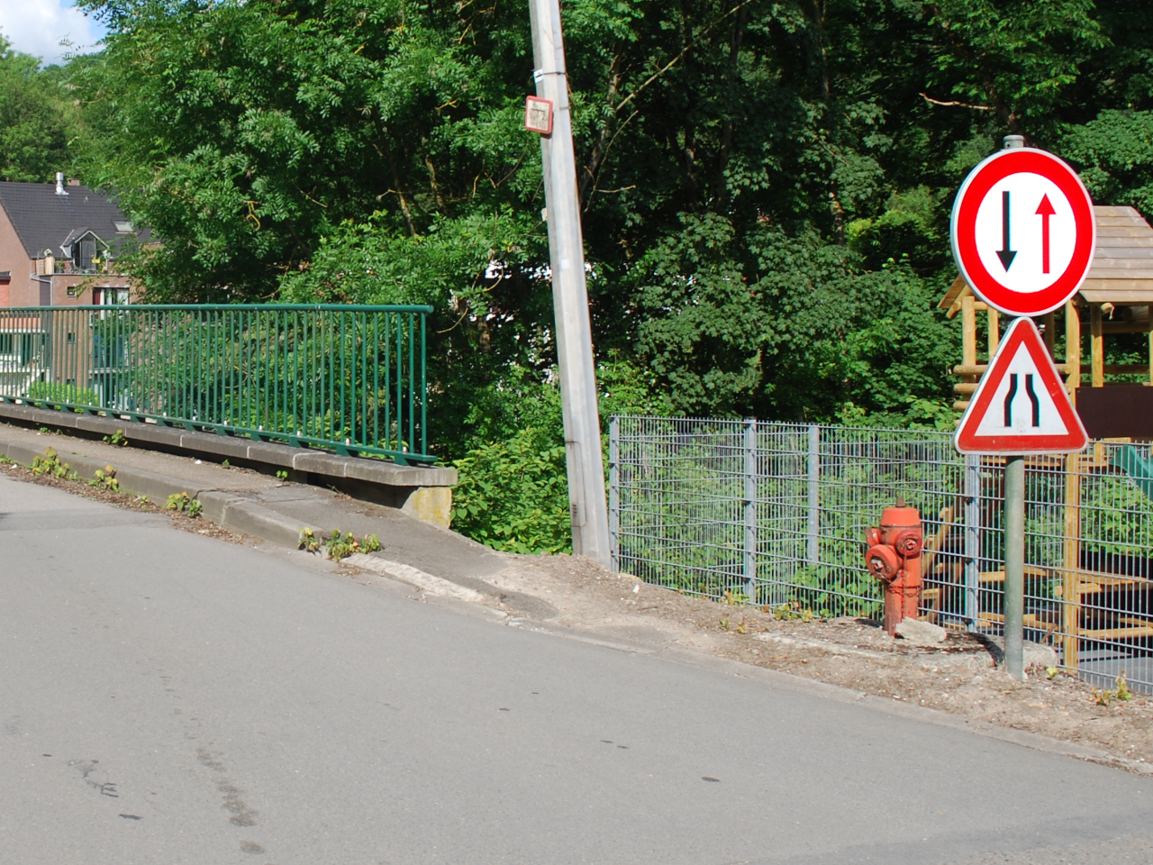 Road narrowing